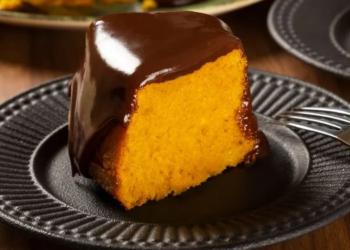 bolo de cenoura fofinho