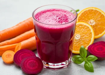 Suco de Beterraba Com Cenoura E Laranja. - Clique para ver mais detalhes Suco de Beterraba Com Cenoura E Laranja.